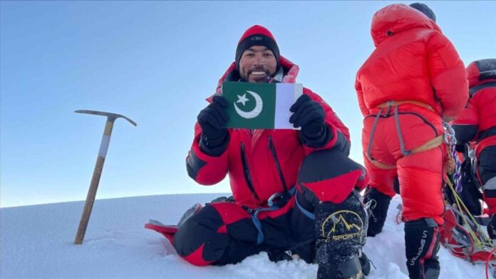 Meet Sirbaz Khan Who Summited Mount Everest without additional oxygen