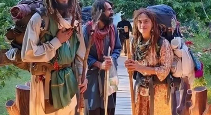 Three Foreigners Travel to Pakistan on Foot