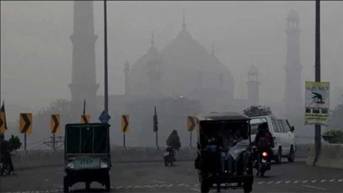 Heavy Vehicle Entry Banned in Lahore Because of Smog