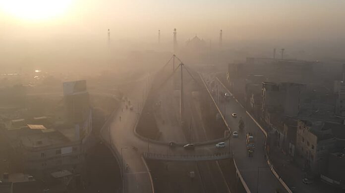 All Schools, Colleges and Universities in Lahore Have Been Closed for 3 Days