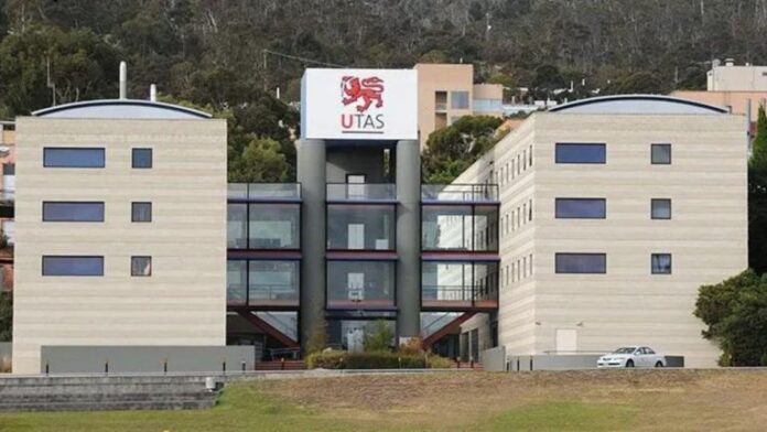 University of Tasmania Graduate Research Scholarship (TGRP)