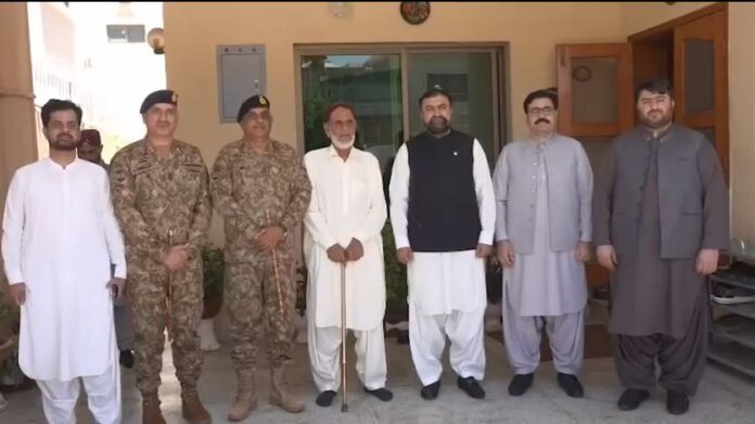 Commander 12 Corps, CM Balochistan Meet Martyrs' Families