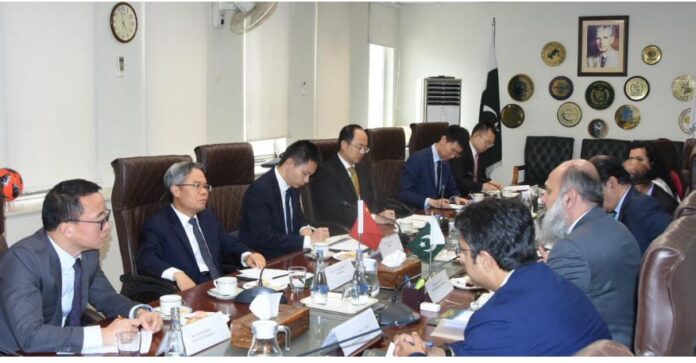 Pakistan-China Vow to Boost Trade & Investment Ties