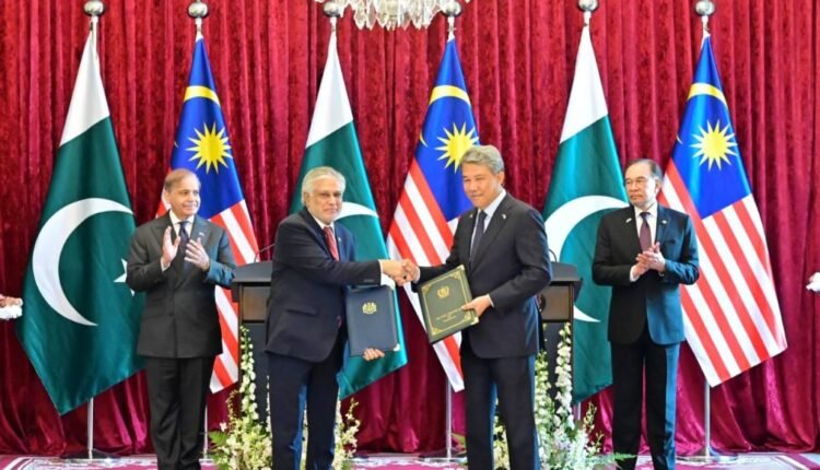 Pakistan, Malaysia Sign Six Major Agreements to Boost Bilateral Cooperation
