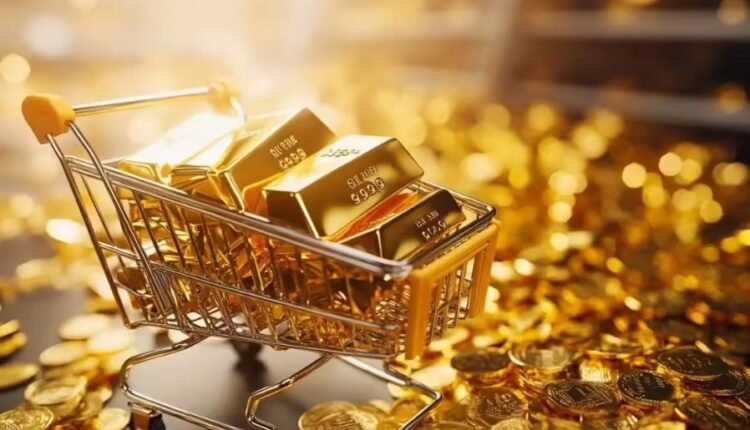 Gold Hits Record High in Pakistan